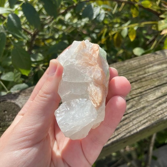 Apophyllite and green and pink peach zeolite/stilbite crystal cluster - Picture 5 of 10